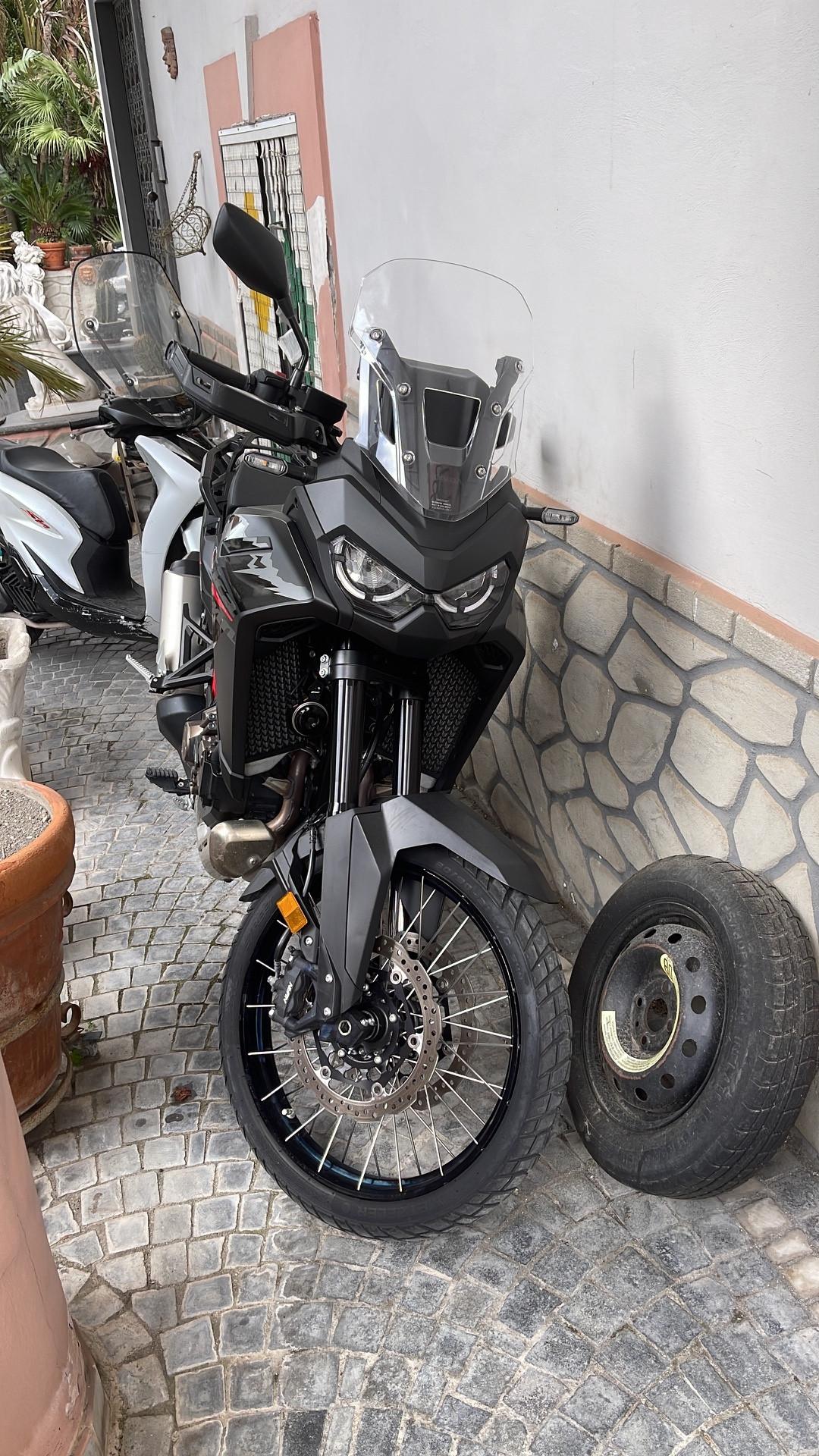 HONDA AFRICA TWIN CAMBIO AUTOMATICO DCT GARANZIA