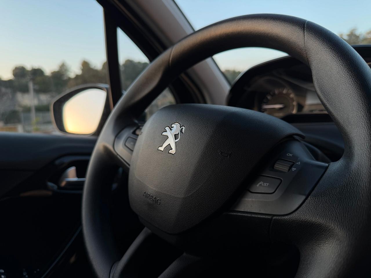 Peugeot 208 Active/1.0 68 CV/MOTORE REVISIONATO