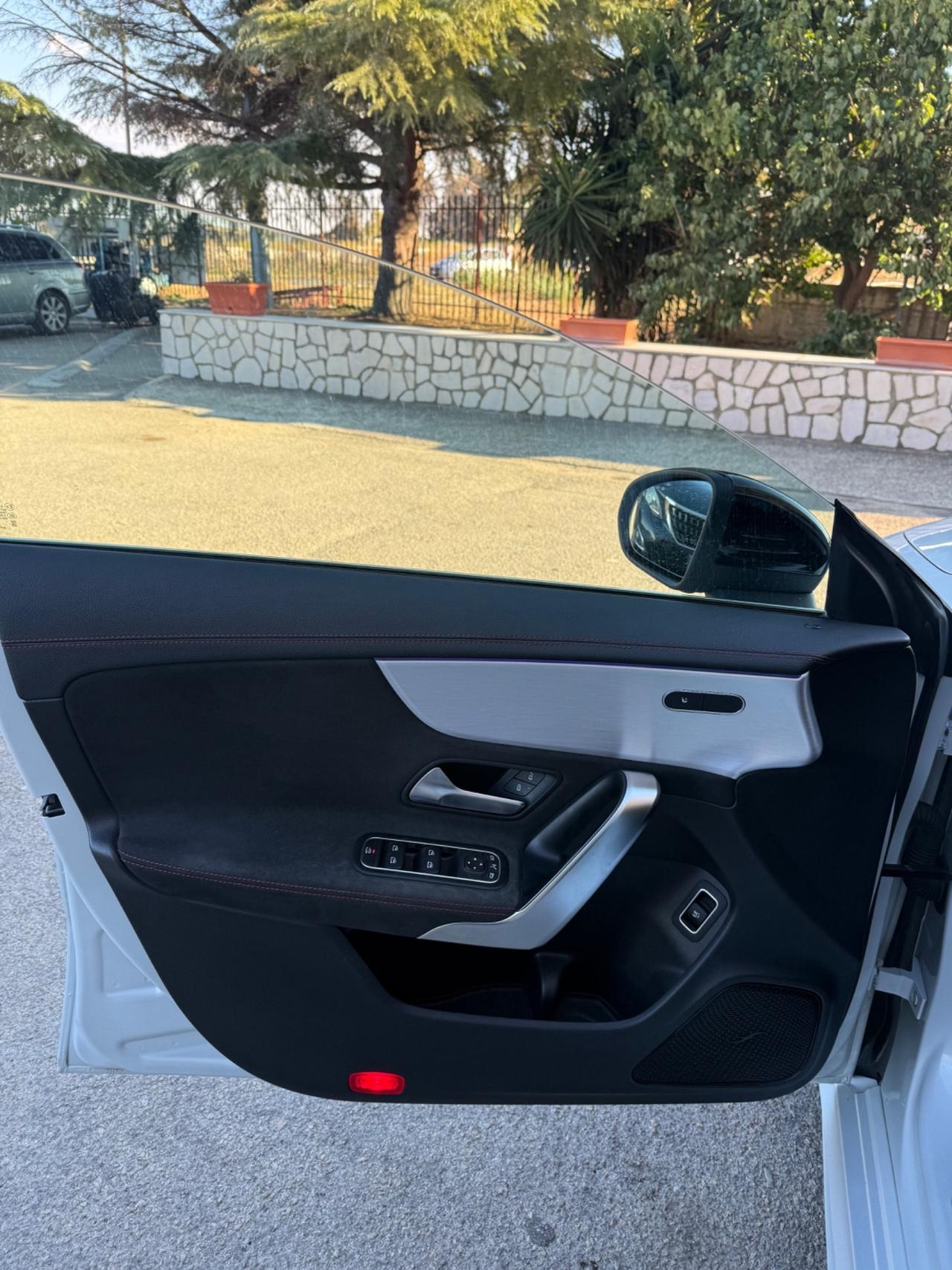 Mercedes-benz CLA 200 d Automatic Shooting Brake AMG PREMIUM