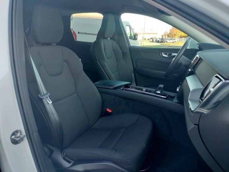 Volvo XC60 XC60 B4 (d) automatico Essential