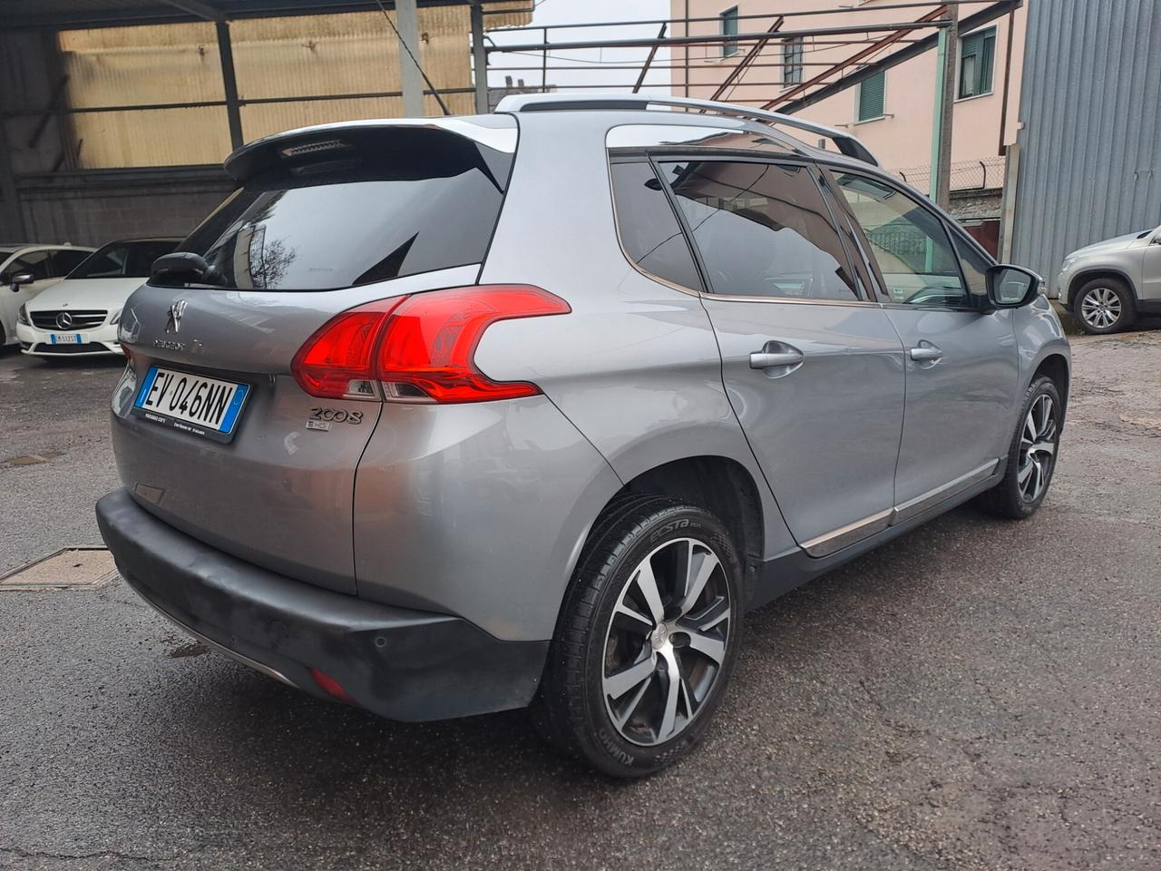PEUGEOT 2008 1.6 HDI 115 cv *OK NEOPATENTATI*