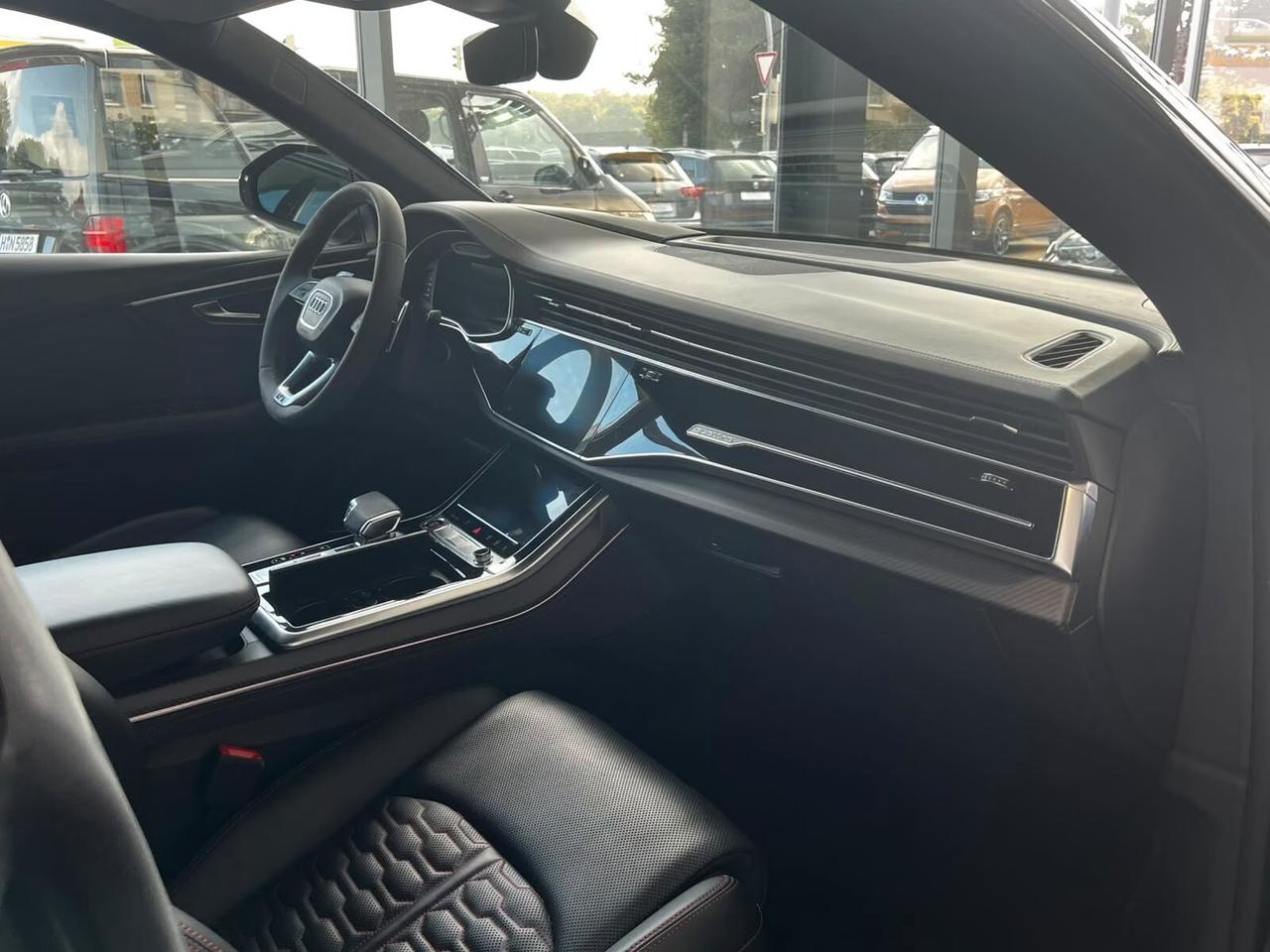 Audi Q8 RS TFSI V8 quattro tiptronic