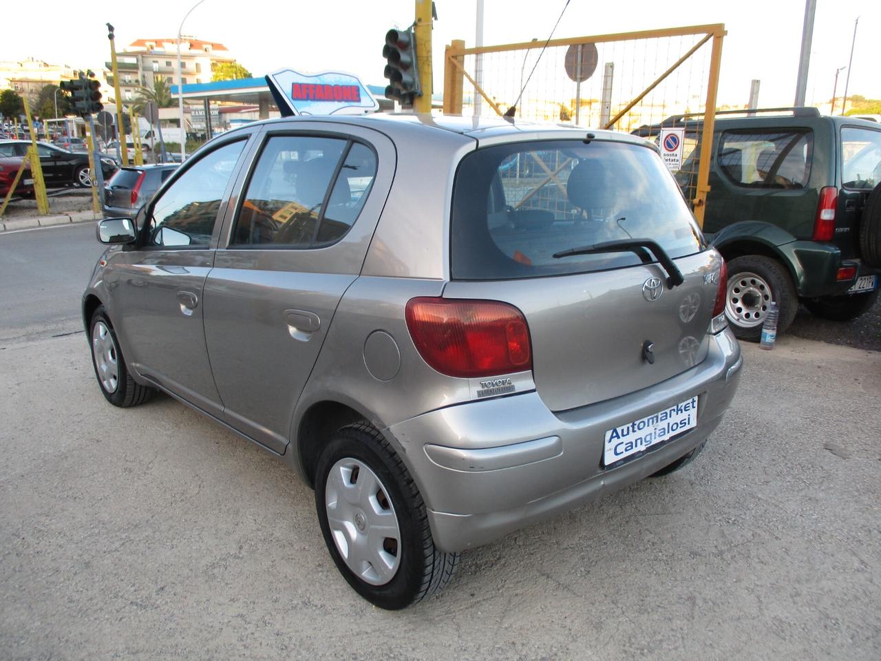 Toyota Yaris 1.0i 16V cat 5 porte Sol 2003