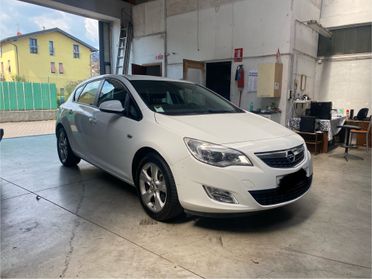 Opel Astra 1.7 CDTI 110CV 5 porte berlina