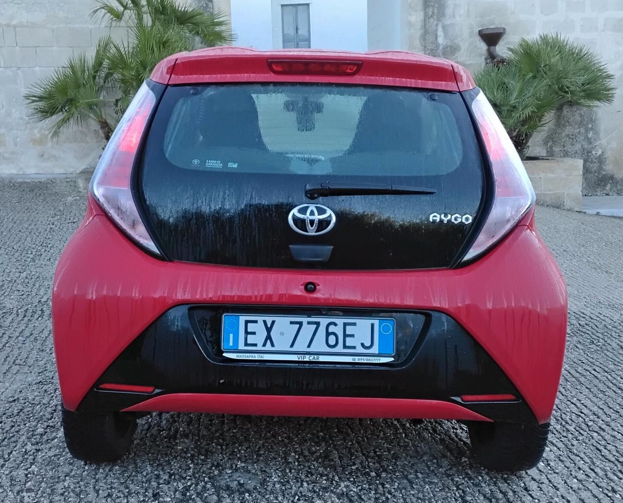 Toyota Aygo 1.0 VVT-i 69 CV 5 porte x-cite
