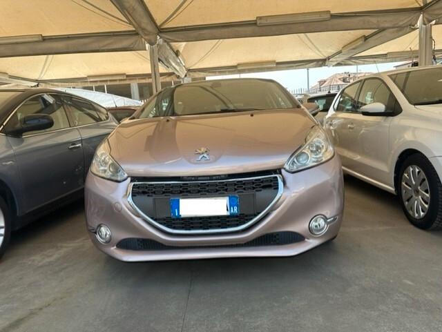 PEUGEOT 208 DIESEL FULL OPTIONAL NAVIGATORE...