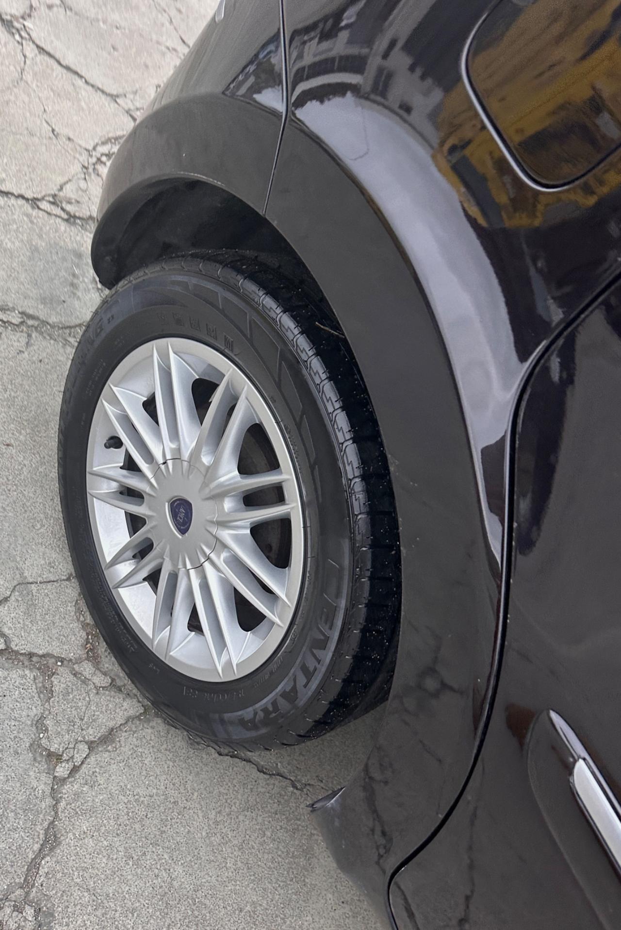 Lancia MUSA 1.3 Mjt 95 CV Gold 2012