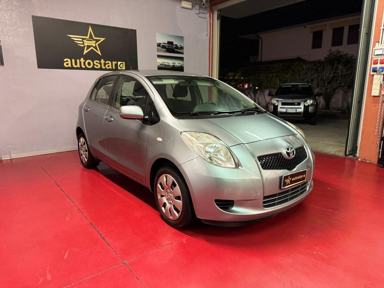 Toyota Yaris 1.0 5 porte