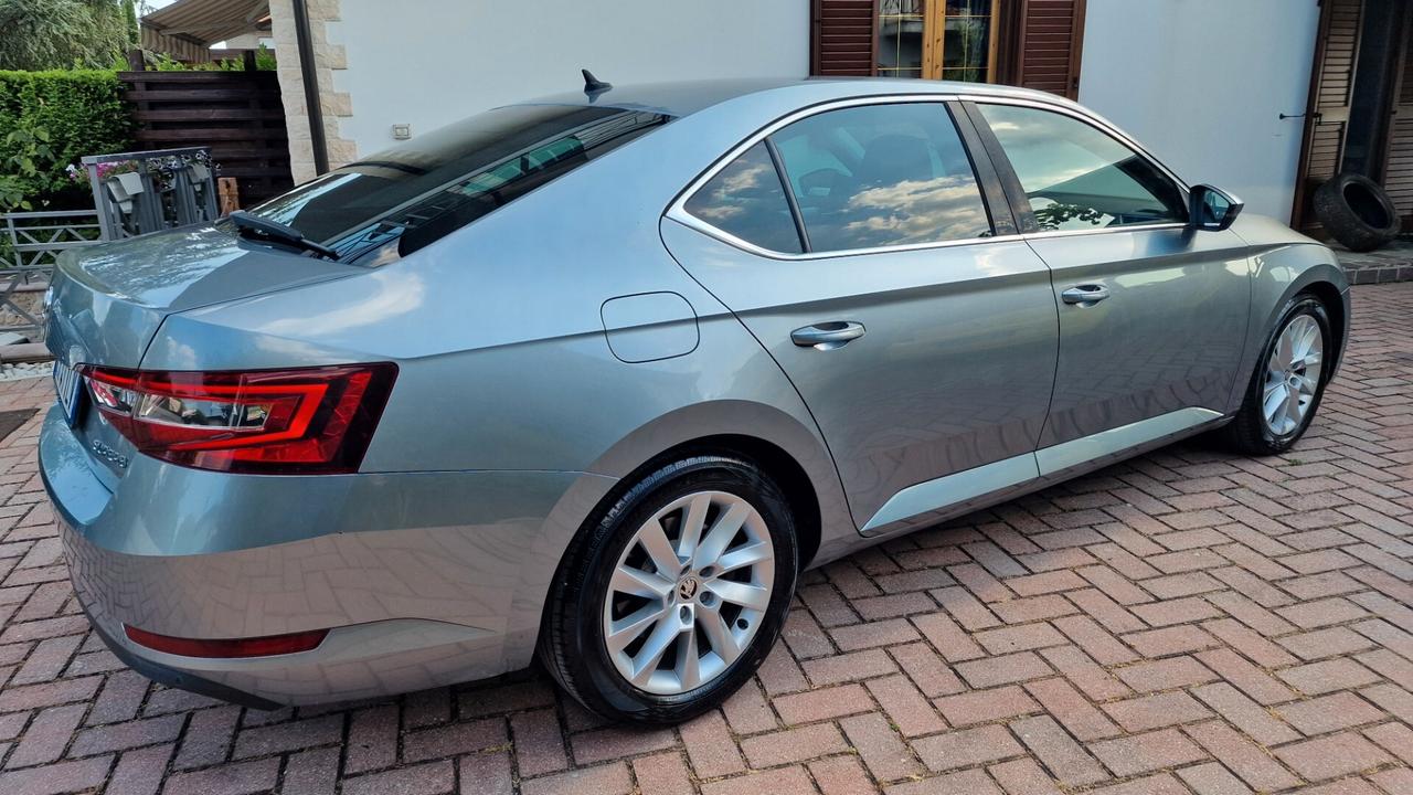 Skoda Superb 2.0 TDI DSG Executive