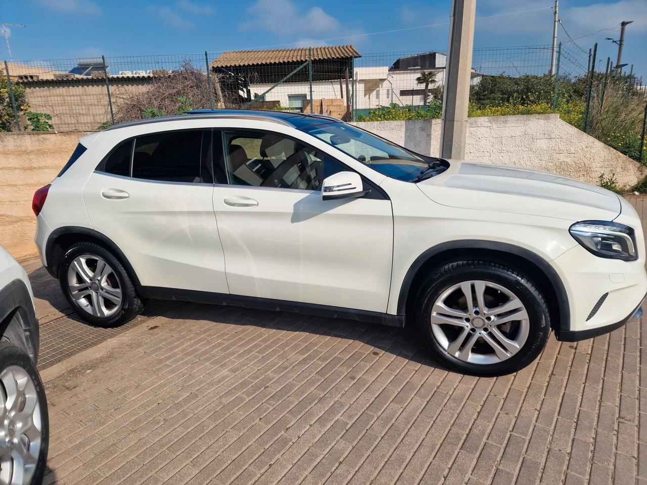 Mercedes-benz GLA 200 d Premium