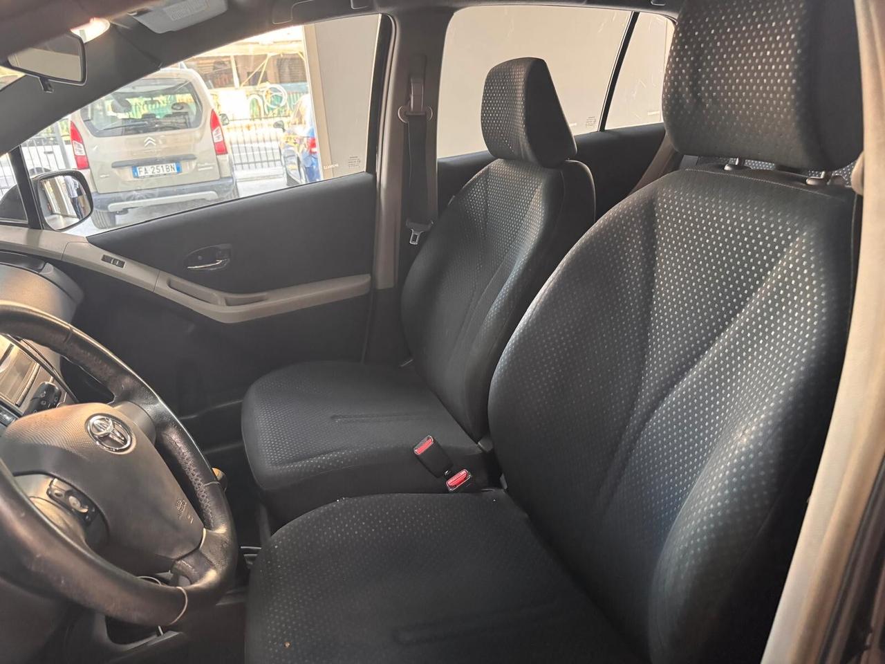 Toyota Yaris 1.0 5 porte Now