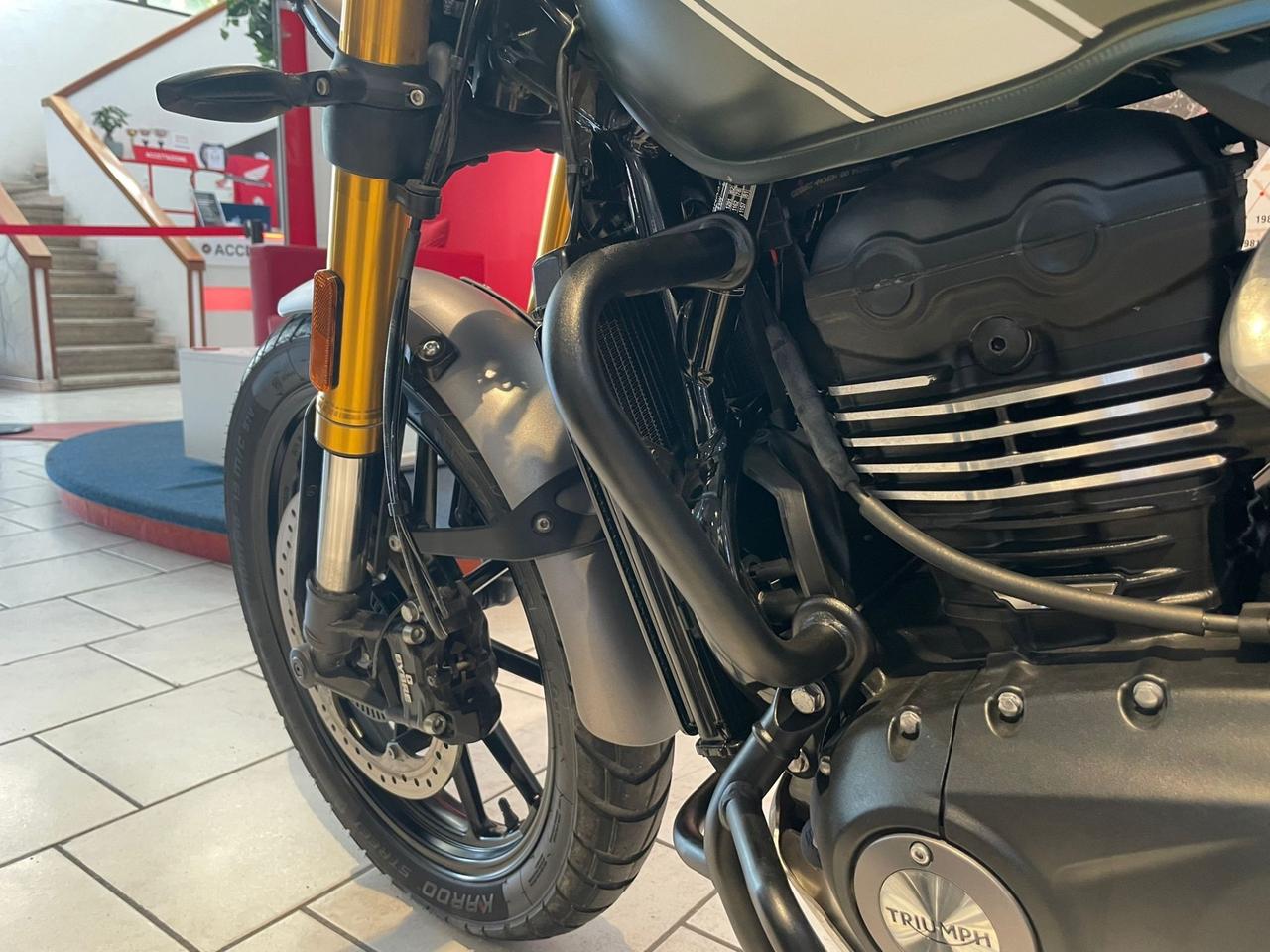 Triumph Scrambler 400 x