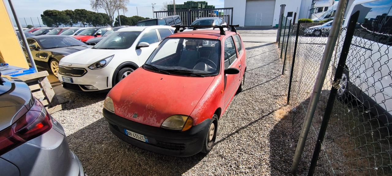 Fiat 600 CON GANCIO TRAINO 900