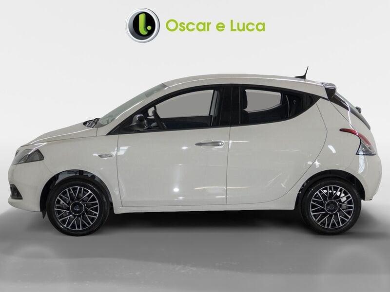 Lancia Ypsilon 1.0 Hybrid 70cv platino