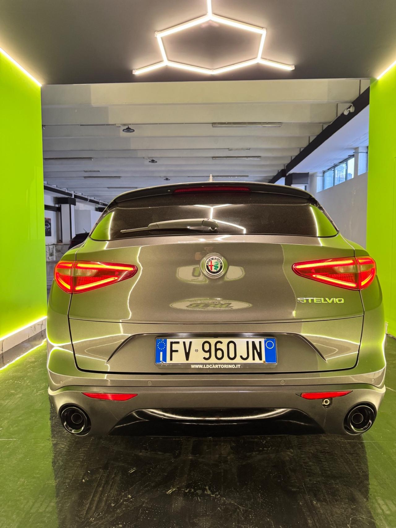 Alfa Romeo Stelvio 2.2 Turbodiesel 190 CV AT8 RWD Executive