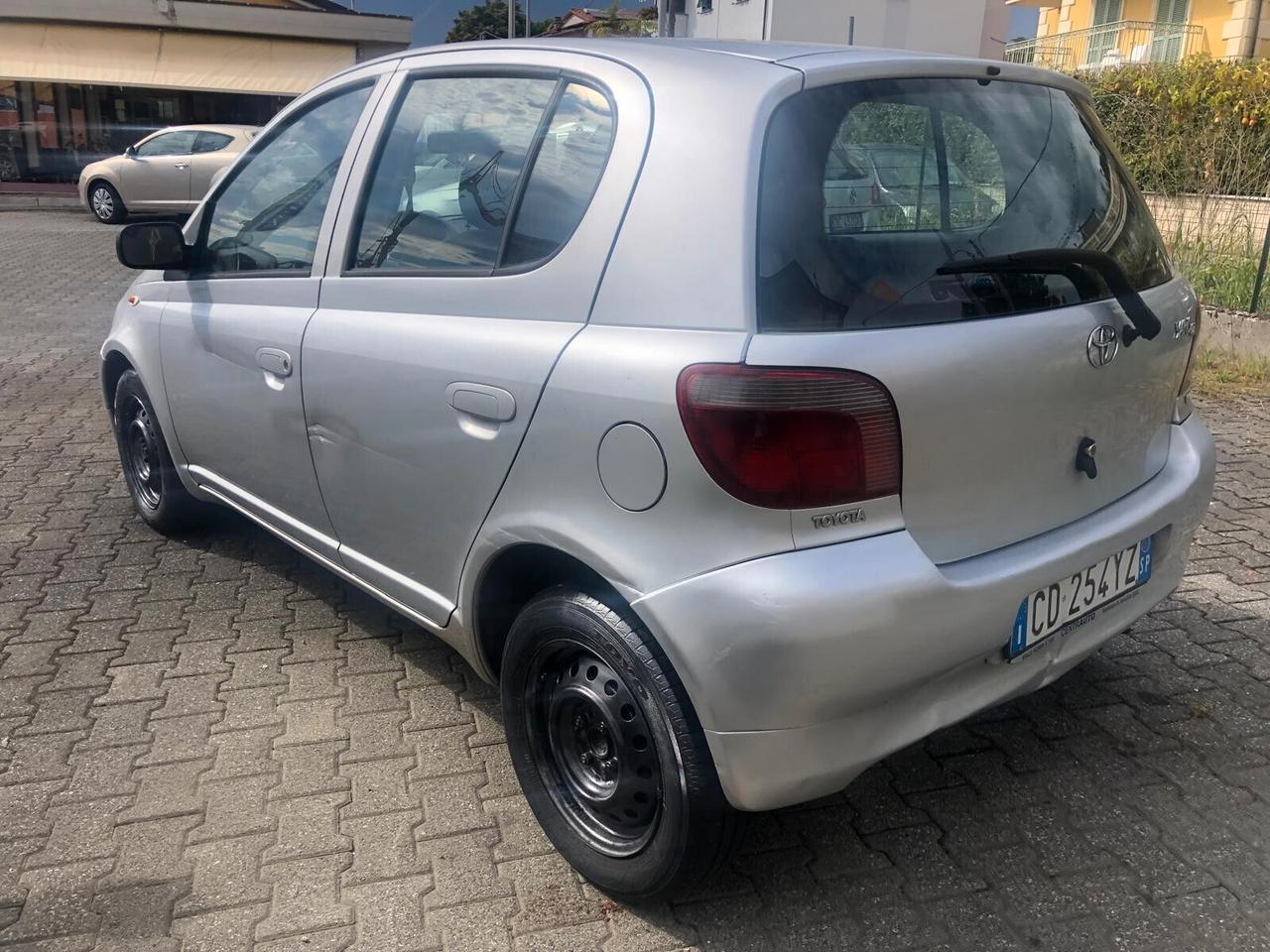 Toyota Yaris 1.0i 16V cat 5 porte