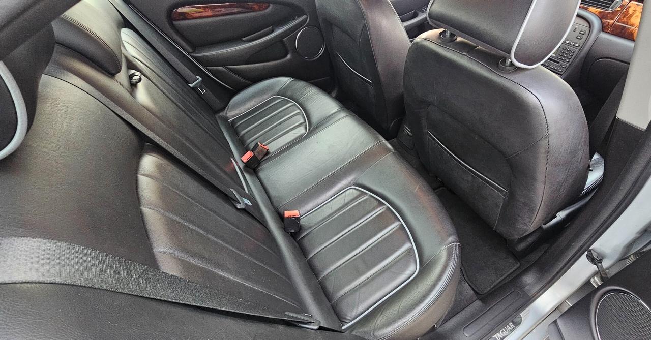 Jaguar X-Type 2.2D EXECUTIVE