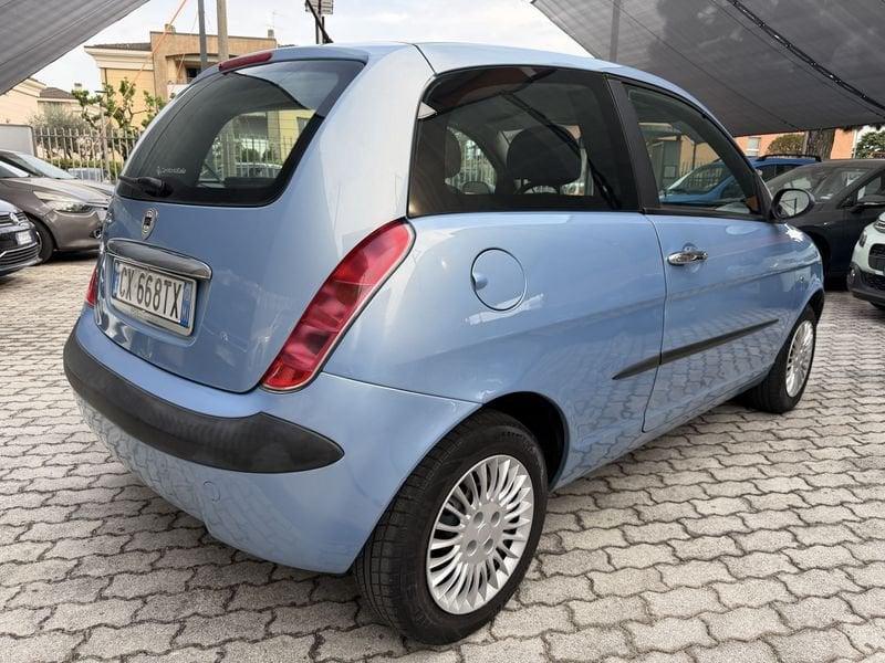 Lancia Ypsilon 1.2 16v Oro IDONEA NEOPATENTATI