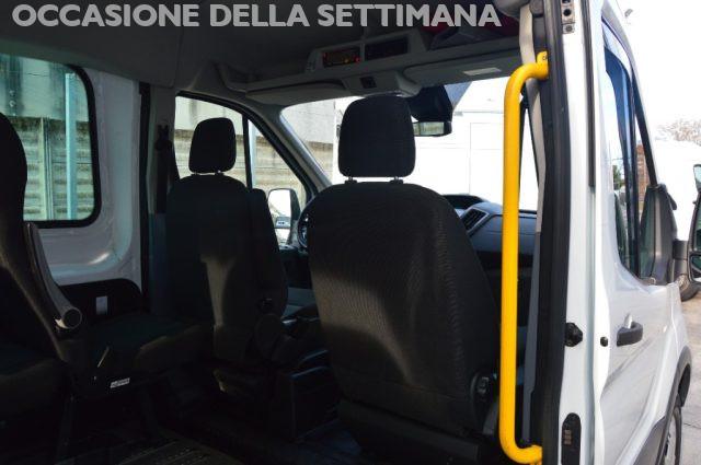 FORD Transit 9 POSTI CON PEDANA DI CARICO