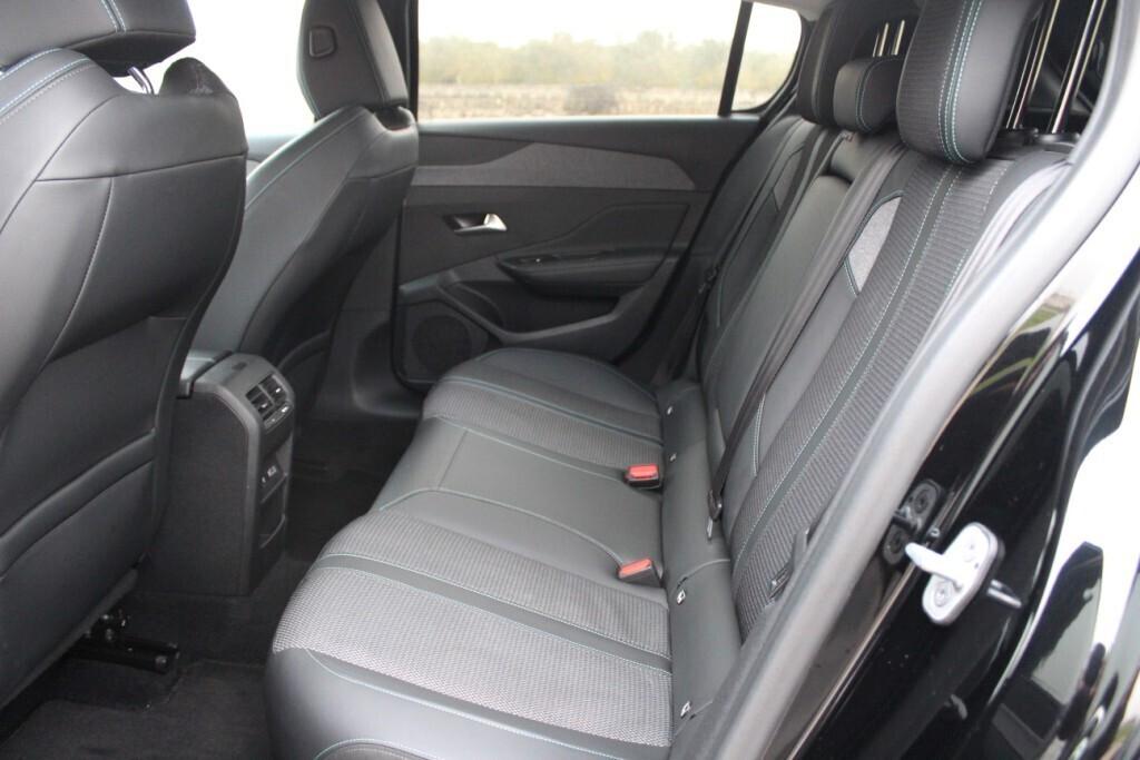 Peugeot 308 berlina EAT8 *LUCI AMBIENTE *PELLE