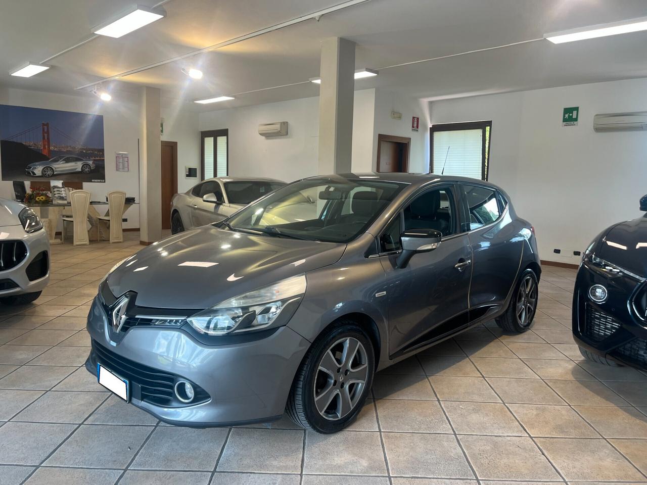 Renault Clio 1.2 75CV 5 porte costume national