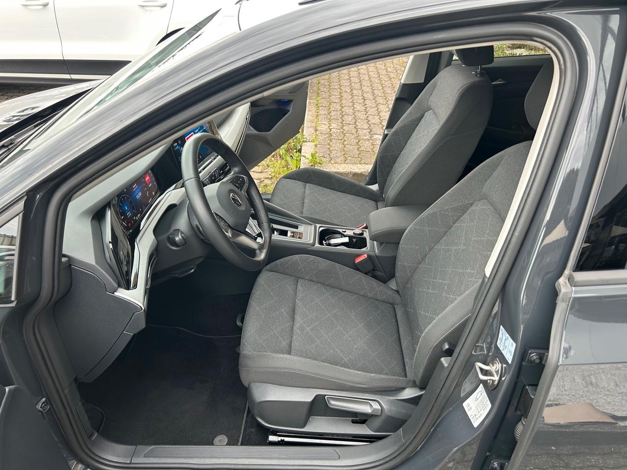 Volkswagen Golf Variant 1.5 tgi 130cv dsg GRANDINATA