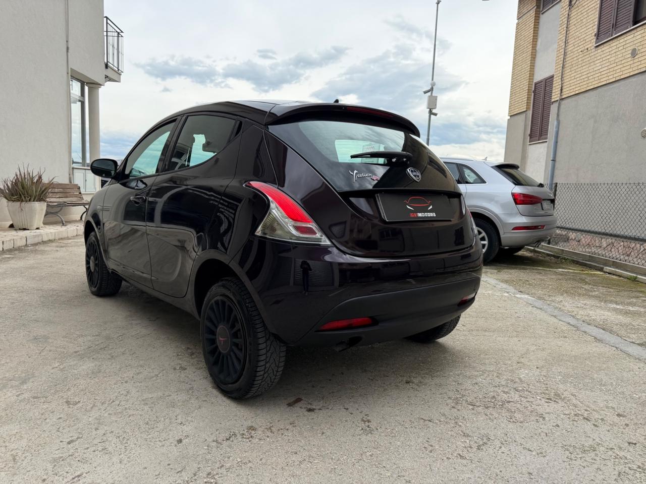 Lancia Ypsilon 0.9 TwinAir 85 CV 5 porte Metano Ecochic Elefantino