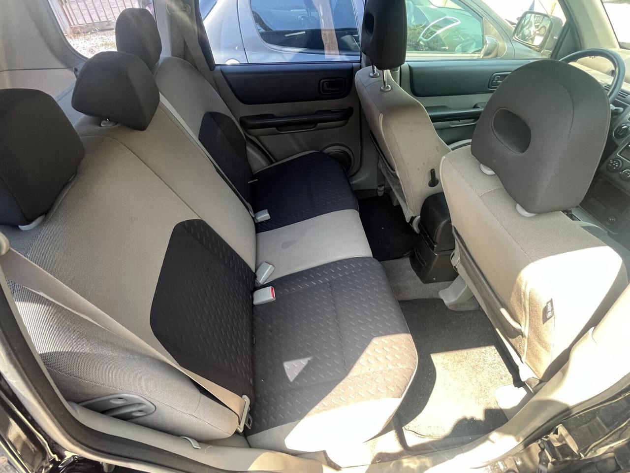 Nissan X-Trail 2.2 dCi Elegance Columbia