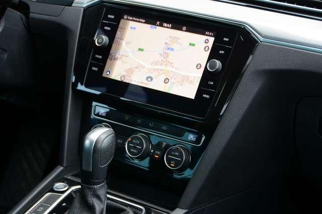 Volkswagen Passat Variant 2.0 tdi R Line 150cv dsg