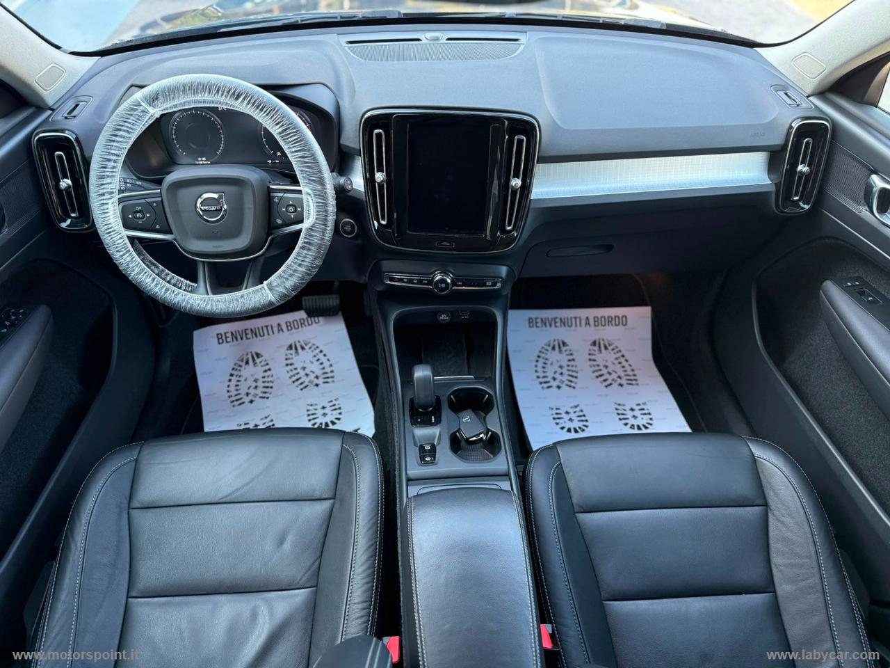 VOLVO XC40 T2 Geartronic Momentum Pro