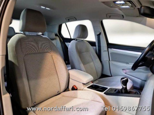 VOLKSWAGEN Golf 1.0 TSI EVO Life 110 cv