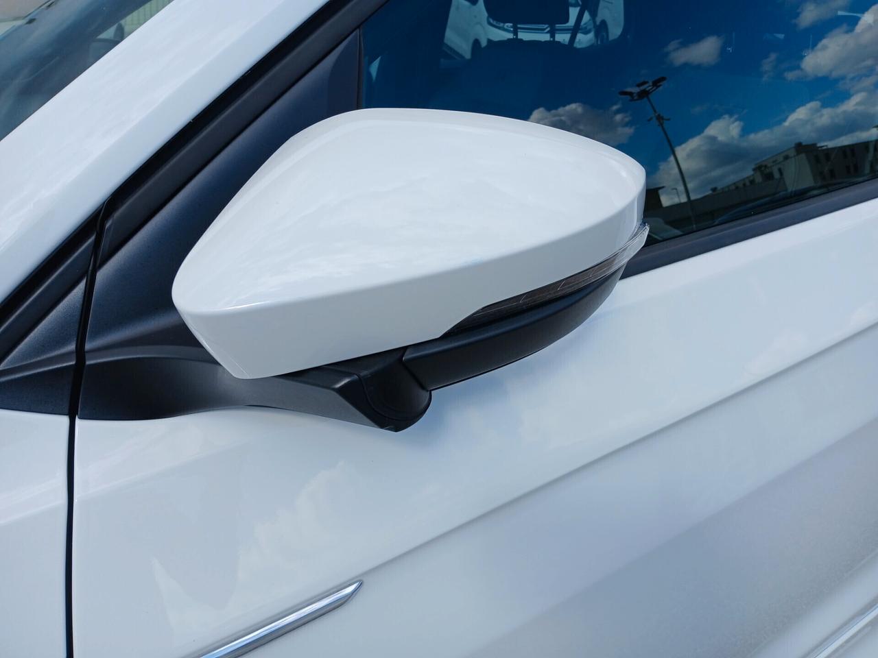 Volkswagen T-CROSS 1.0 TSI 110 CV DSG R-LINE