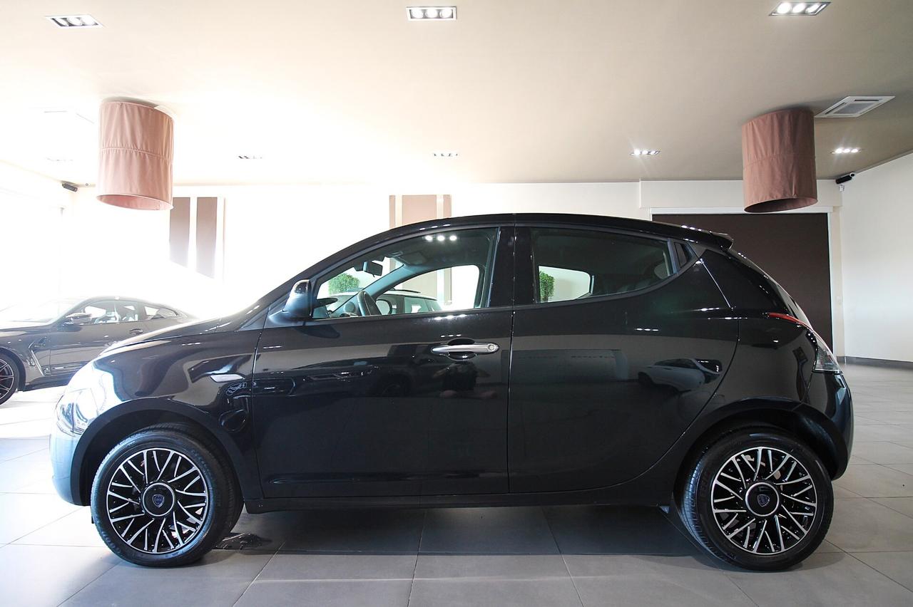LANCIA YPSILON 1.0 70 CV HYBRID AZIENDALE
