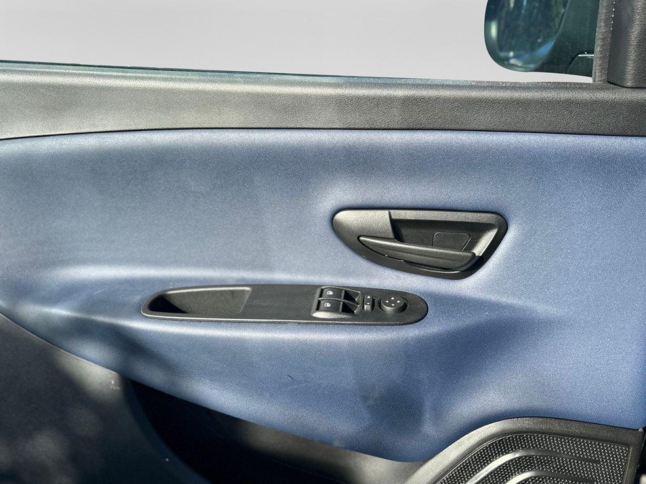 LANCIA Ypsilon III 2021 - Ypsilon 1.0 firefly hybrid Silver s&s 70cv