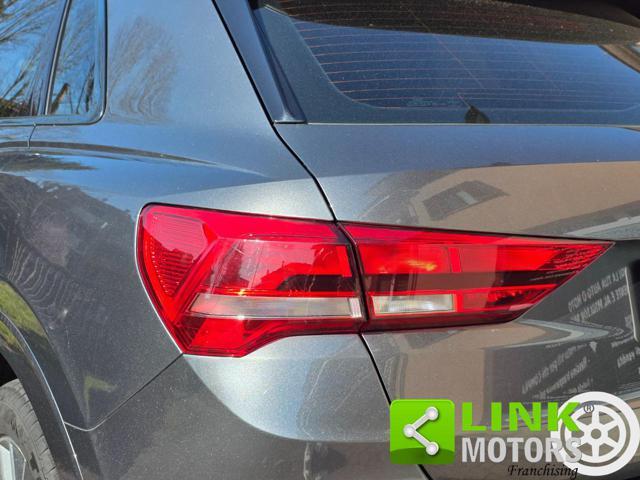 AUDI Q3 35 TFSI 150 CV S Tronic S Line Identity Black