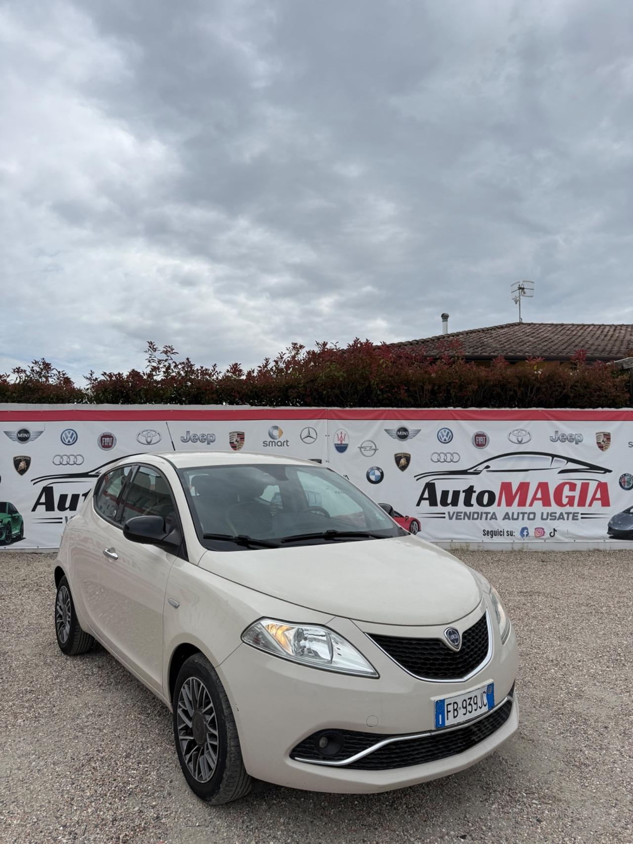 Lancia Ypsilon 1.2 69 CV 5 porte GPL Ecochic Gold
