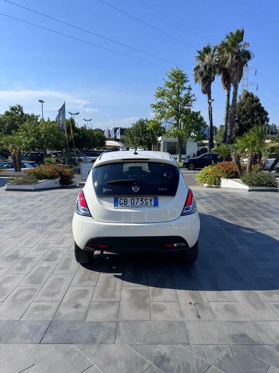 Lancia Ypsilon 5 Porte 1.0 FireFly Hybrid Silver