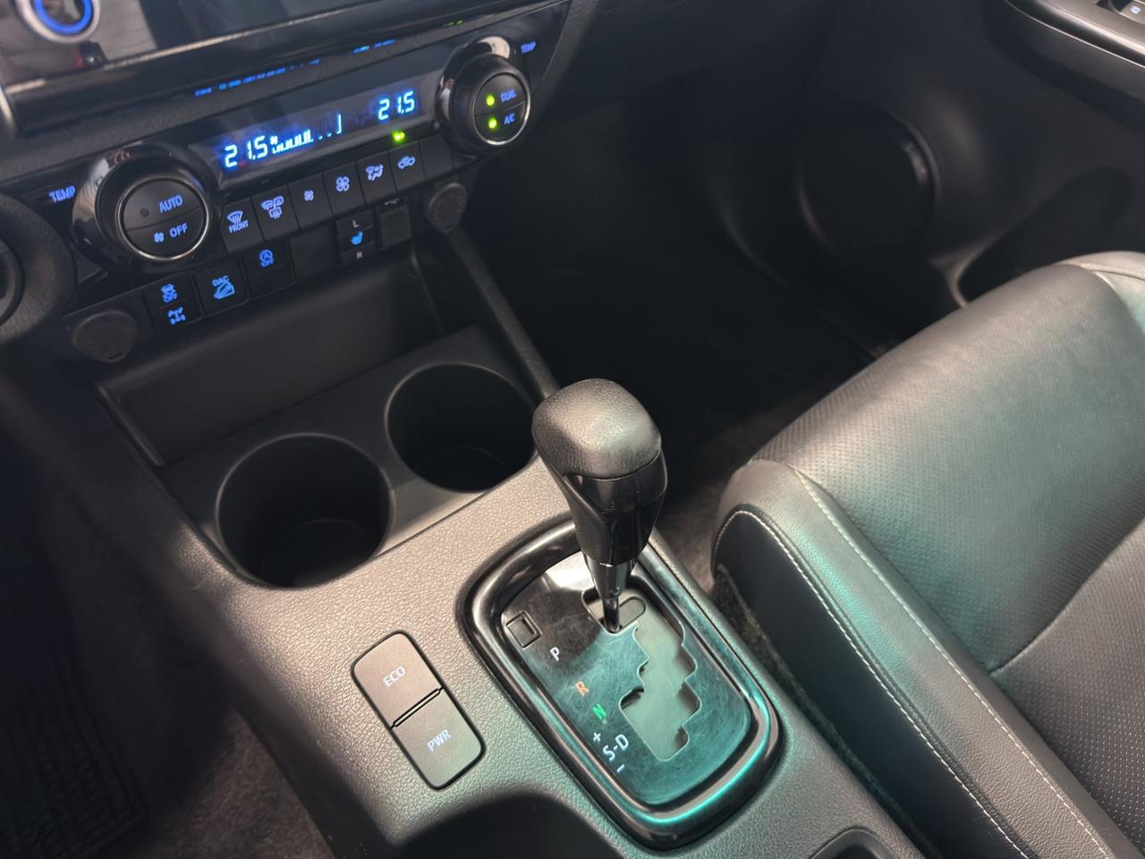 Toyota Hilux 2.8 d double cab Invincible 4wd auto