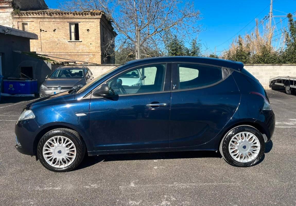 Lancia Ypsilon 1.2 Silver 69cv