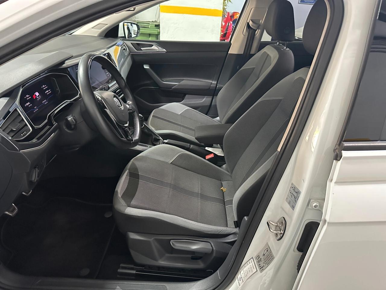 Volkswagen Polo R-LINE Business 1.6 TDI 95 CV 5p. Highline BlueMotion Tech.