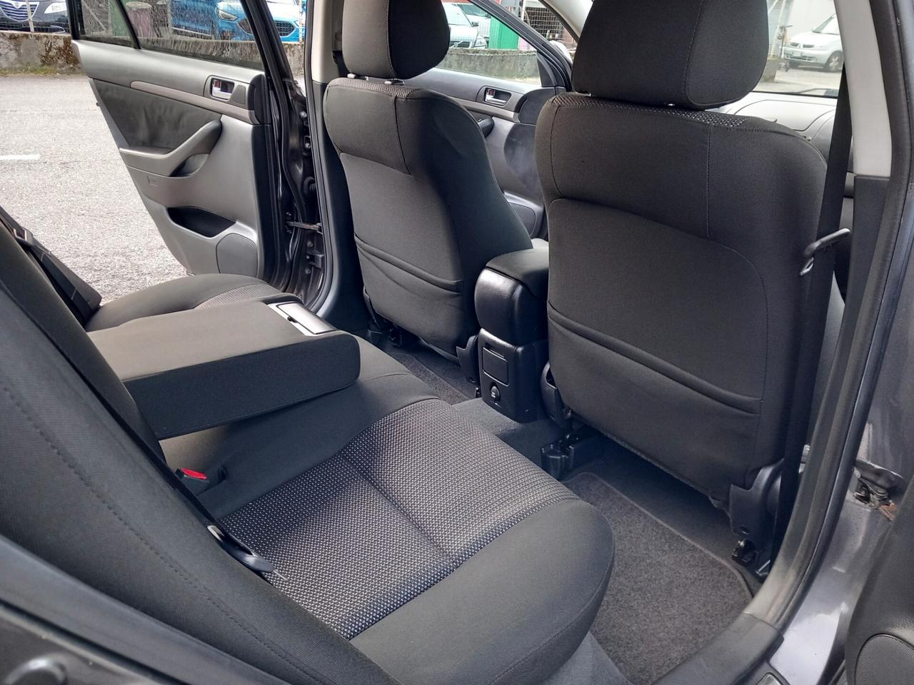 Toyota Avensis SW 2.2 D-4D KM 113000!!!