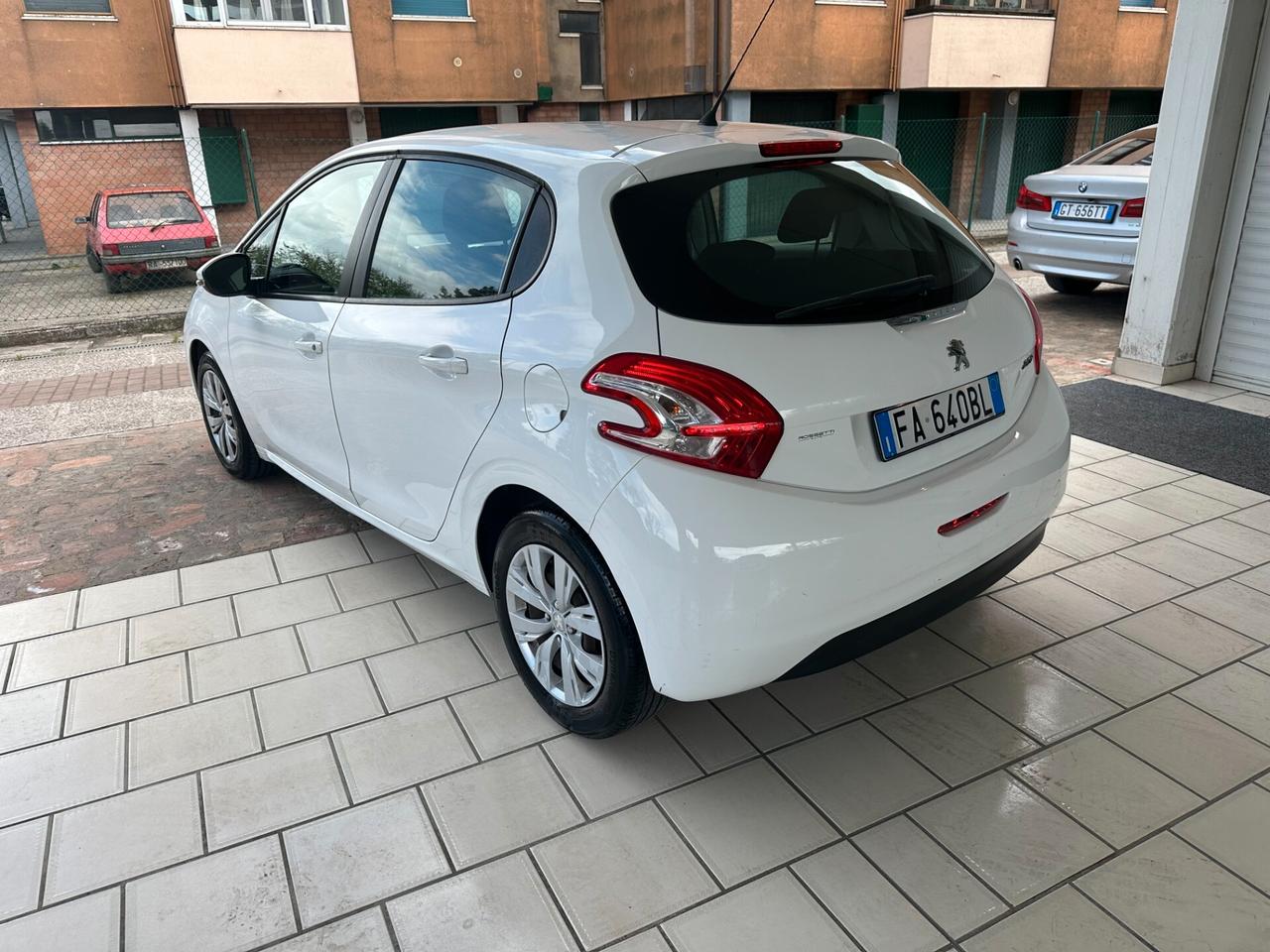 Peugeot 208 1.4 GPL