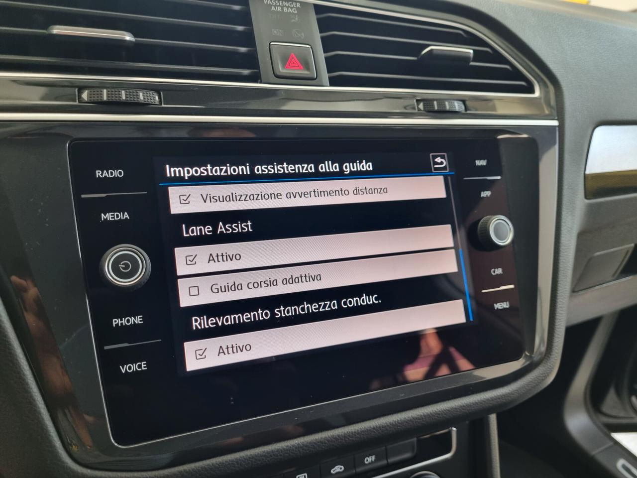 Volkswagen Tiguan 1.6 TDI R-LINE, VIRTUAL COCKPIT, FULL LED