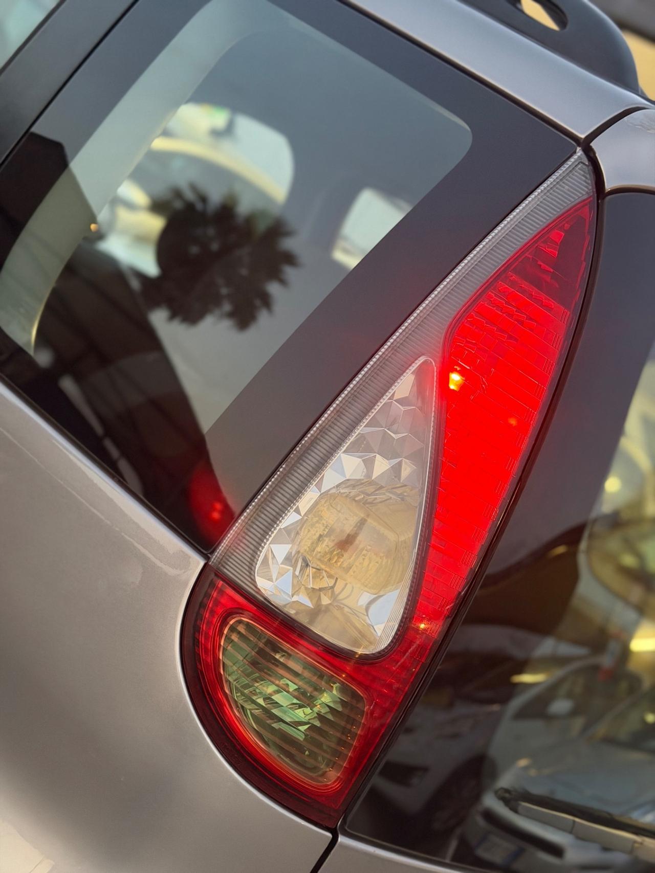 TOYOTA YARIS VERSO 1.4 DIESEL - GANCIO TRAINO