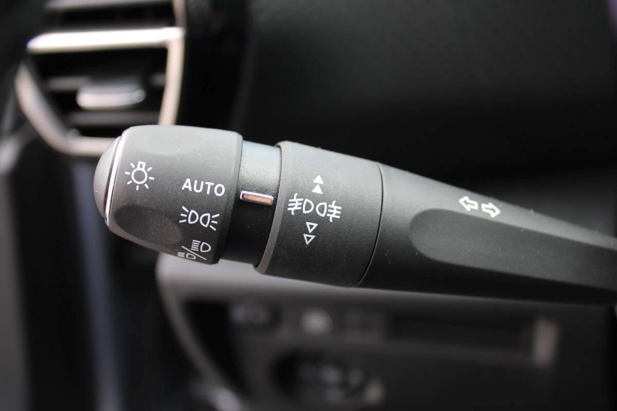 Citroen C4 1.2 puretech Shine s&s 130cv Con NAVIGATORE