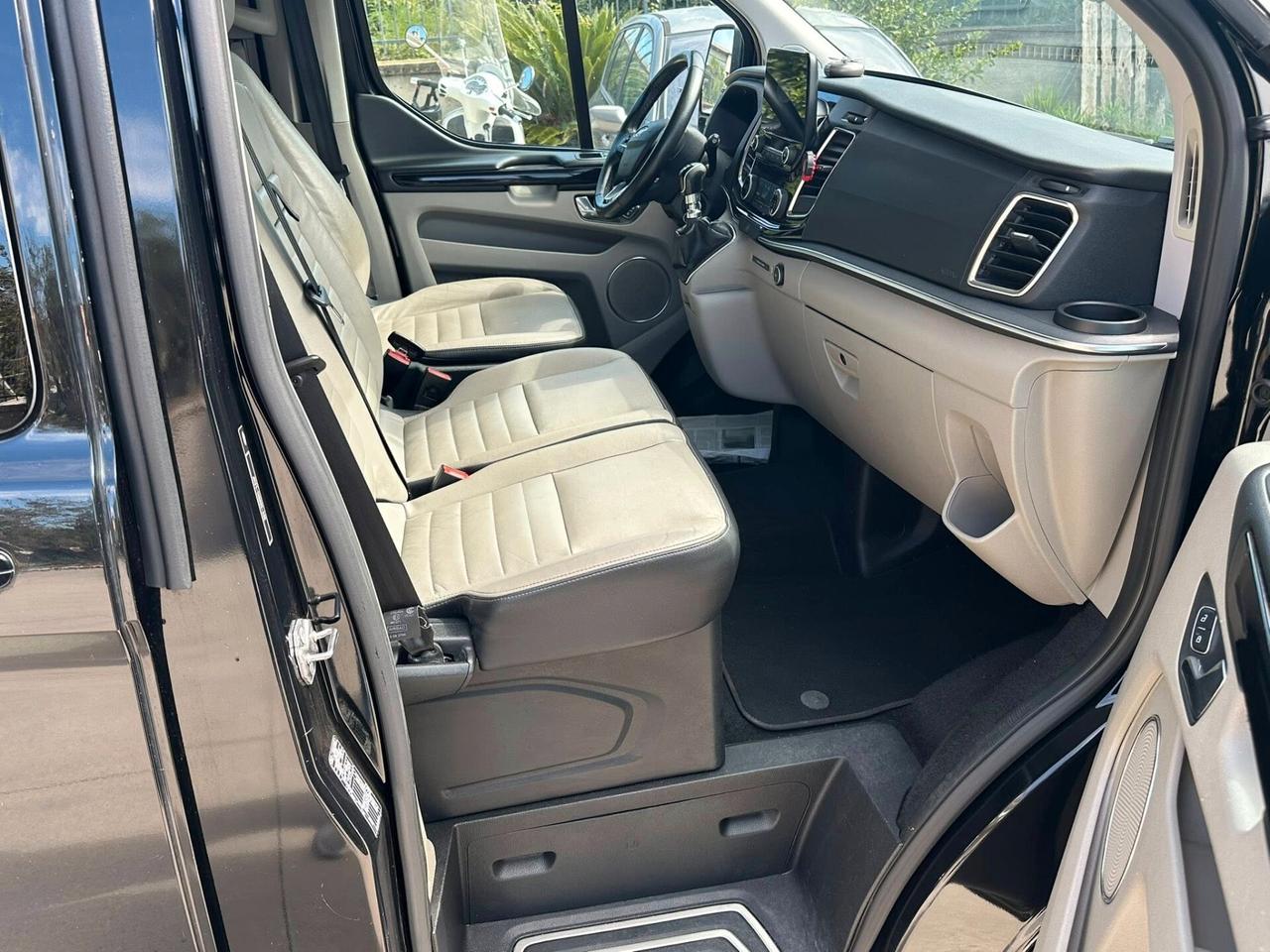 Ford Tourneo Custom 310 2.0 TDCi 170CV PC Titanium