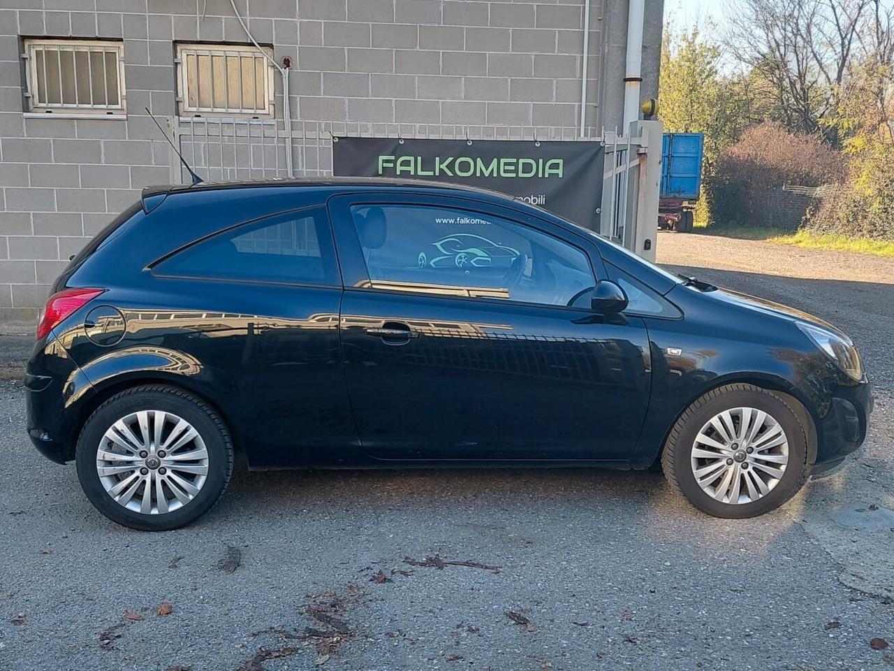 Opel Corsa 1.2 benzina UNICO PROPRIETARIO (Neopatentati)