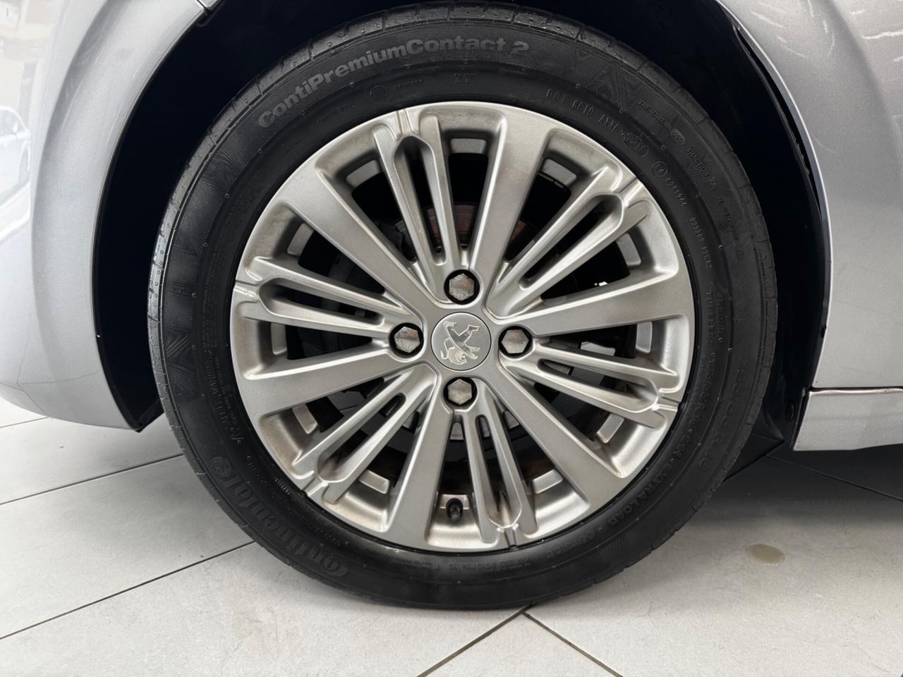 Peugeot 208 BlueHDi 100 S&S 5 porte Allure