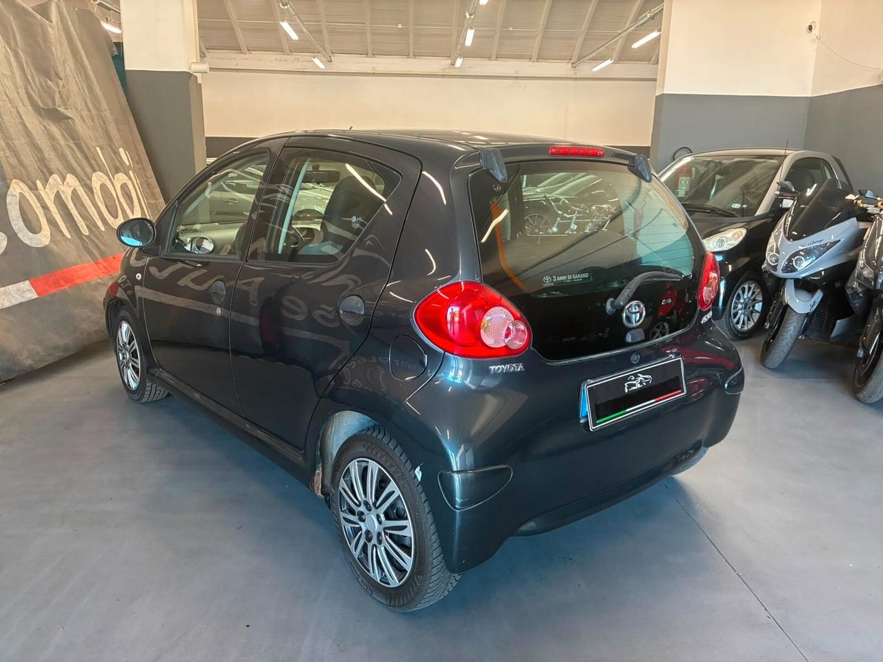 Toyota Aygo 1.0 12V VVT-i 5 porte Sol