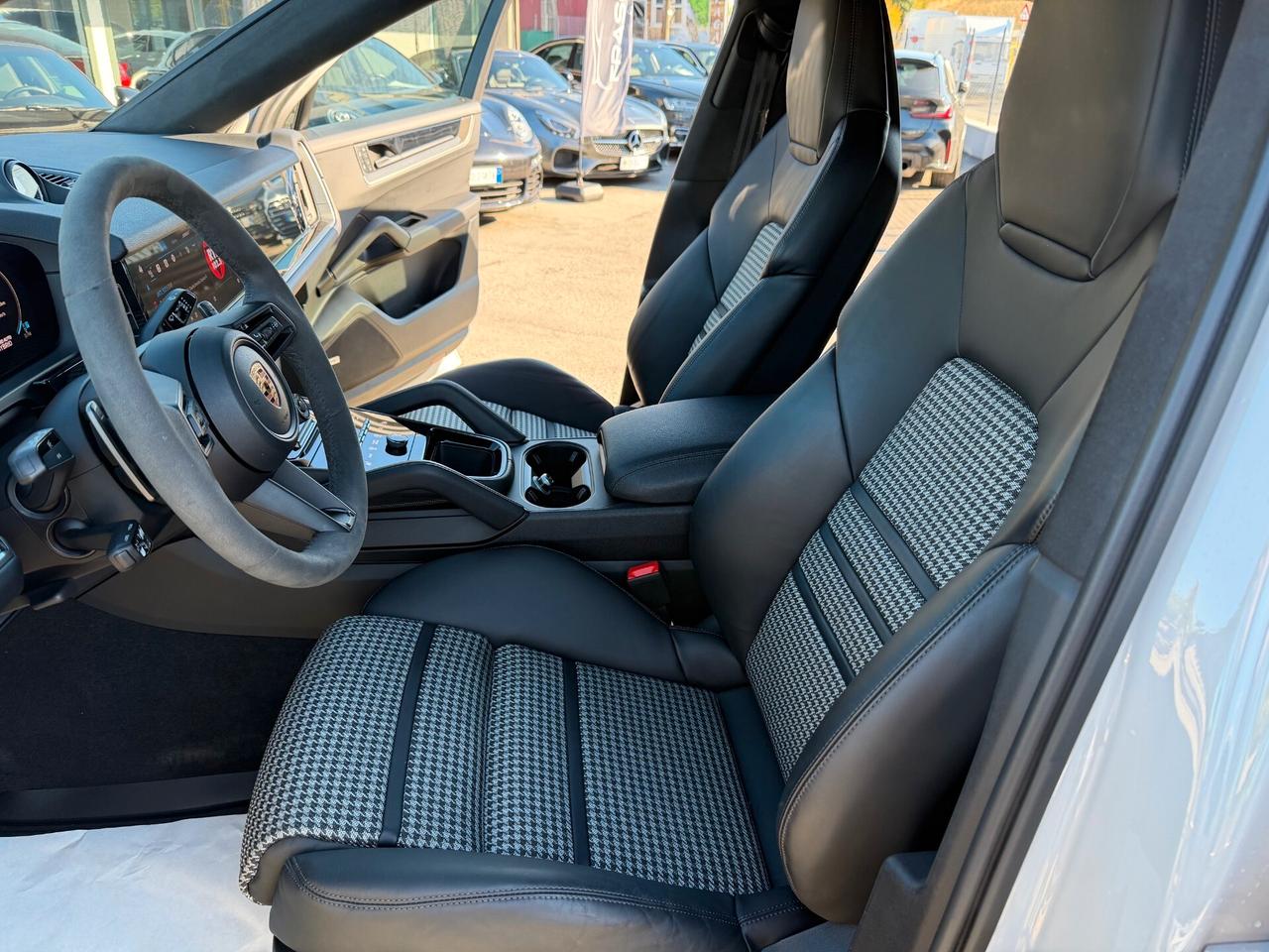 Porsche Cayenne Coupé 3.0 V6 E-Hybrid/4STERZ/DISPL. PASSEGPACK SPORT